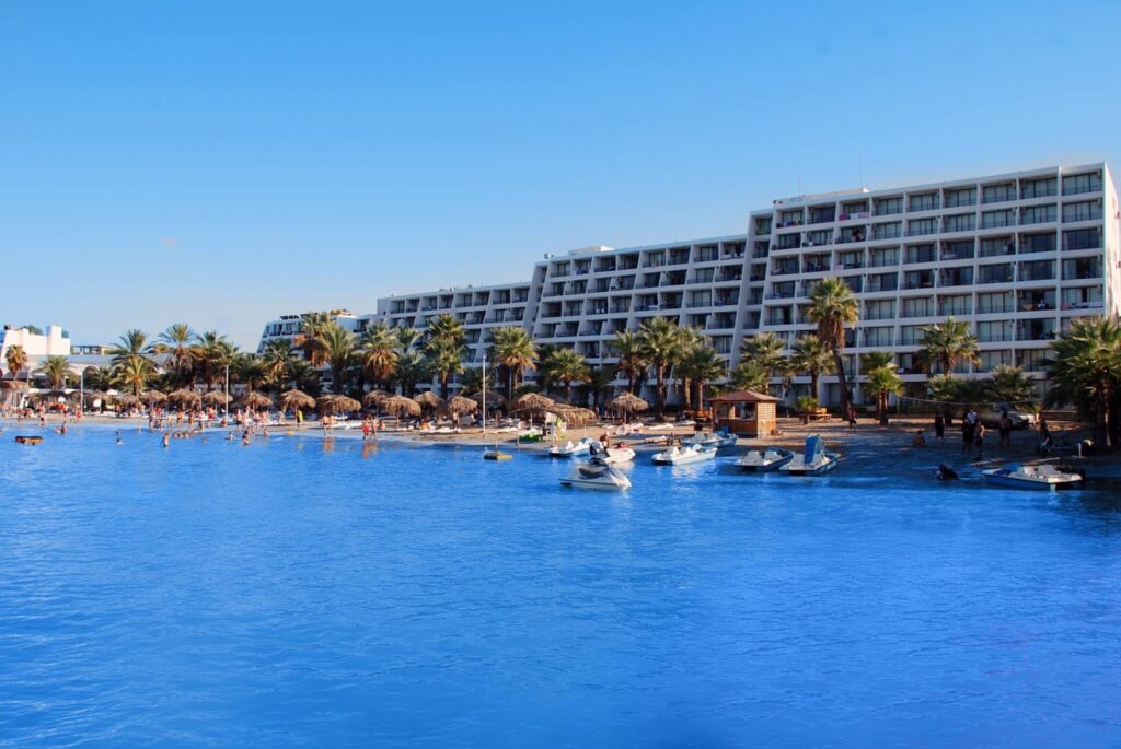 منتجع الشاطئ الازرق - افضل فنادق اللاذقية